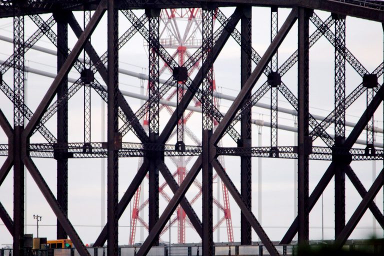 Steel truss structure of the Québec Bridge