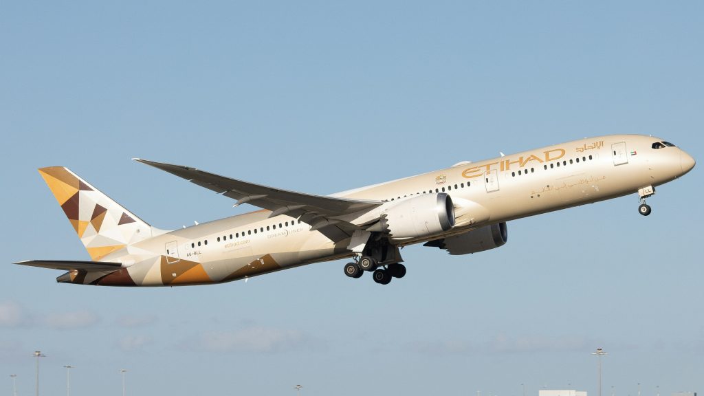 Etihad Airways Boeing 787-9 aircraft taking off
