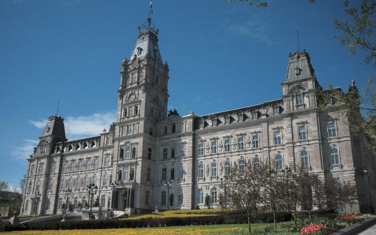 Québec Parliament Building in Québec City under a clear sky